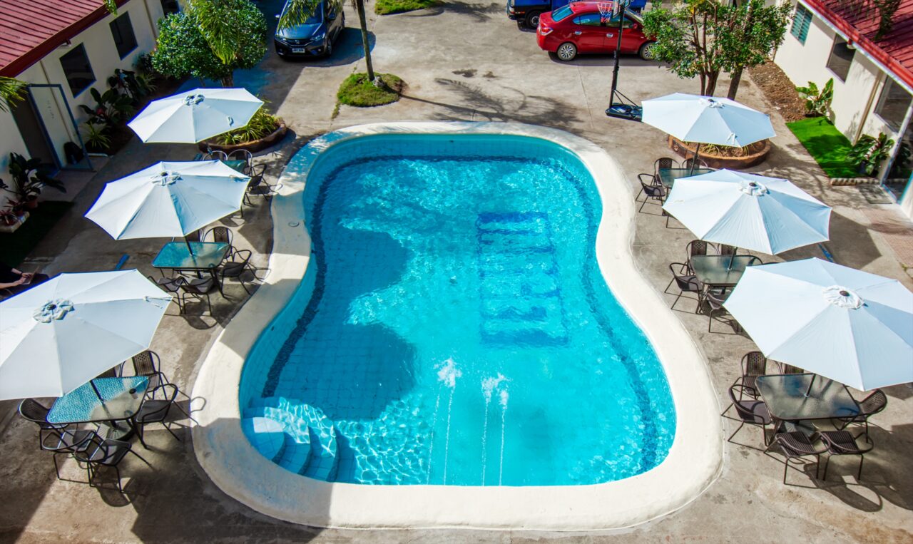 HLCA × TARGET キャンパスのプール